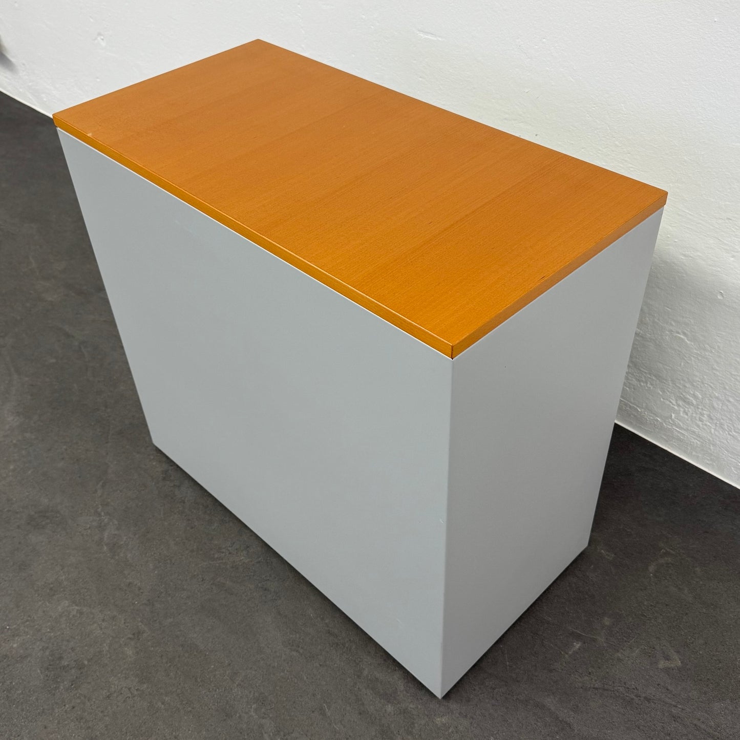 Lista Office LO Serie L Beistell-Korpus von hinten