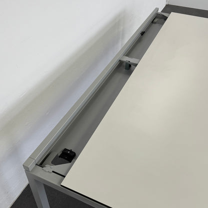 Lista Office LO Motion Schreibtisch Detailfoto Kabelkanal - 6038756