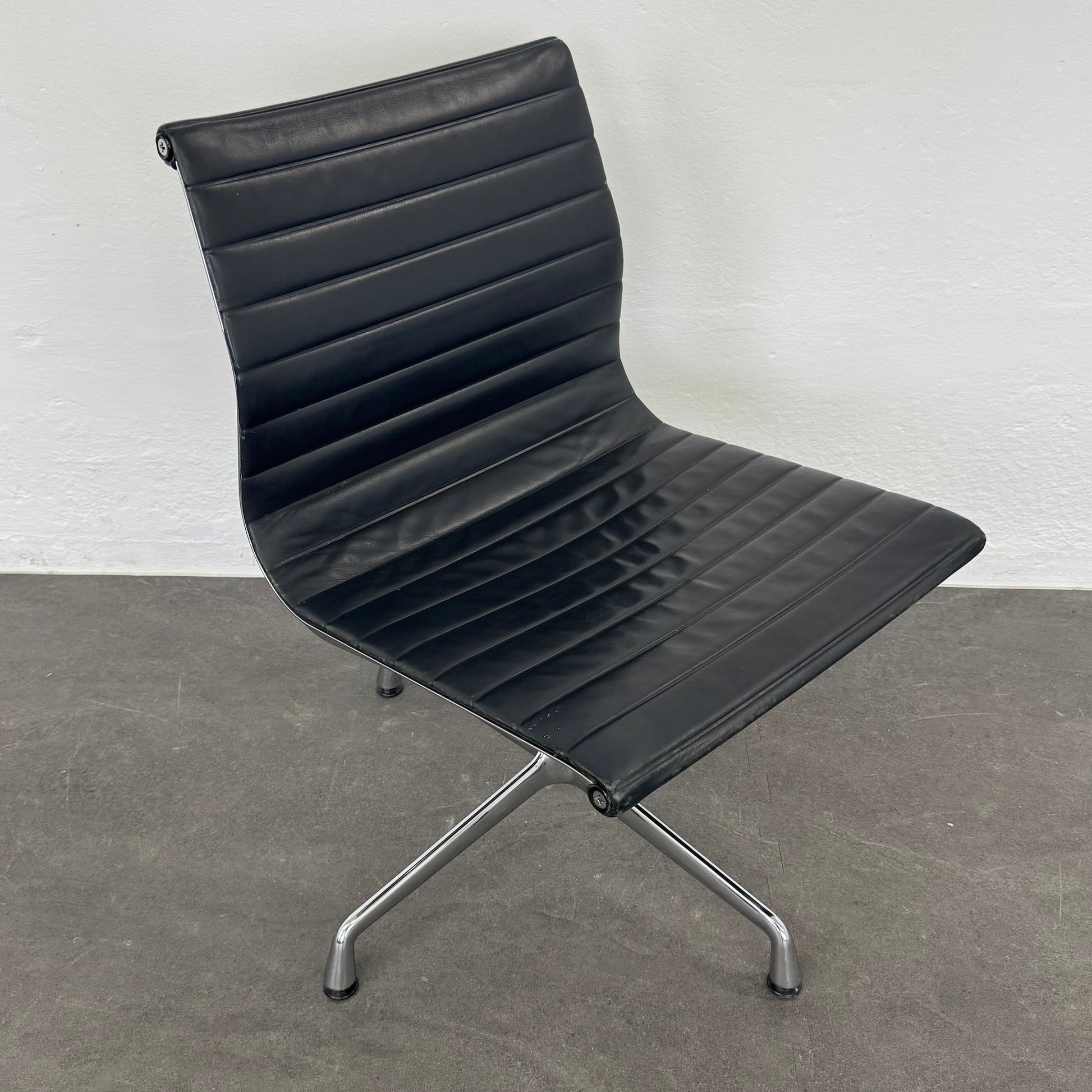 Vitra Eames Alu Chair EA106 ohne Armlehnen - 6038761