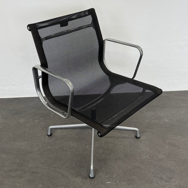 Vitra Eames Alu Chair EA107 Netz