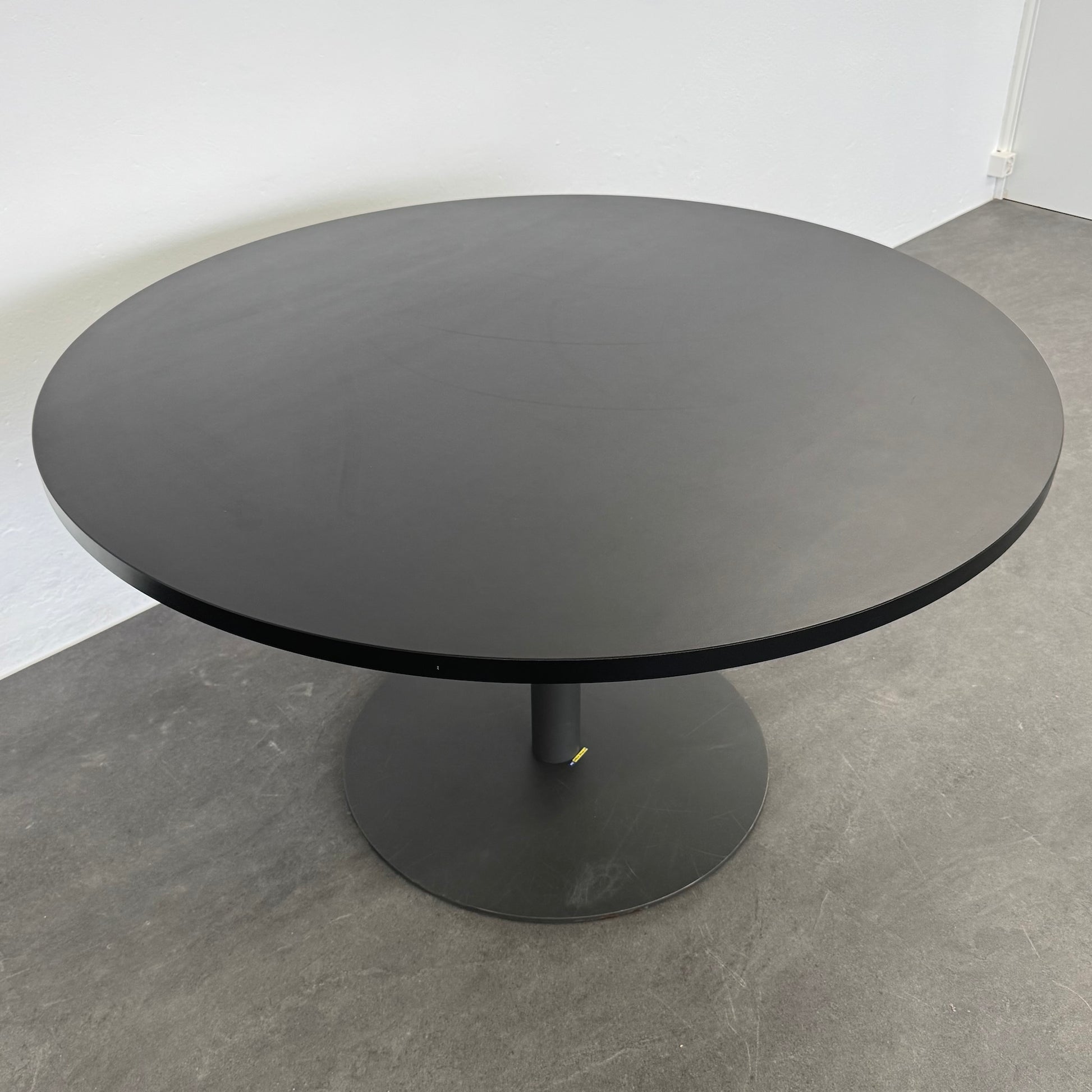 Lista Office LO Motion Sitzungstisch Rund mit 1300mm Durchmesser - 6038767