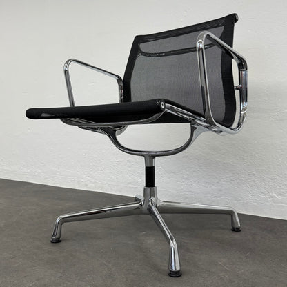 Vitra Eames Alu Chair EA108 Netz Ansicht von unten rechts - 6038768