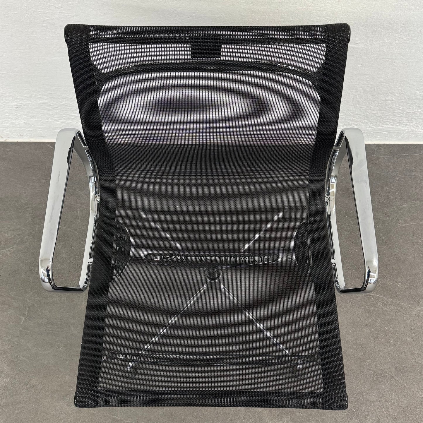Vitra Eames Alu Chair EA108 Netz Ansicht von oben - 6038768