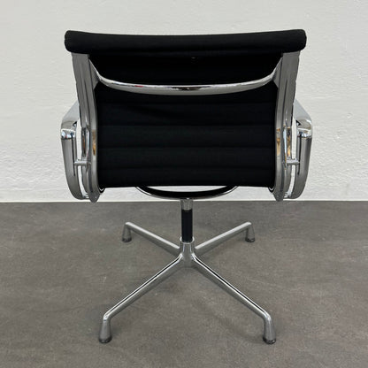 Vitra Eames Alu Chair EA104 Hopsakbezug Ansicht von hinten - 6038769