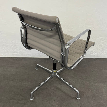 Vitra Eames Alu Chair EA108 Hopsakbezug Leichte Patina - 6038777