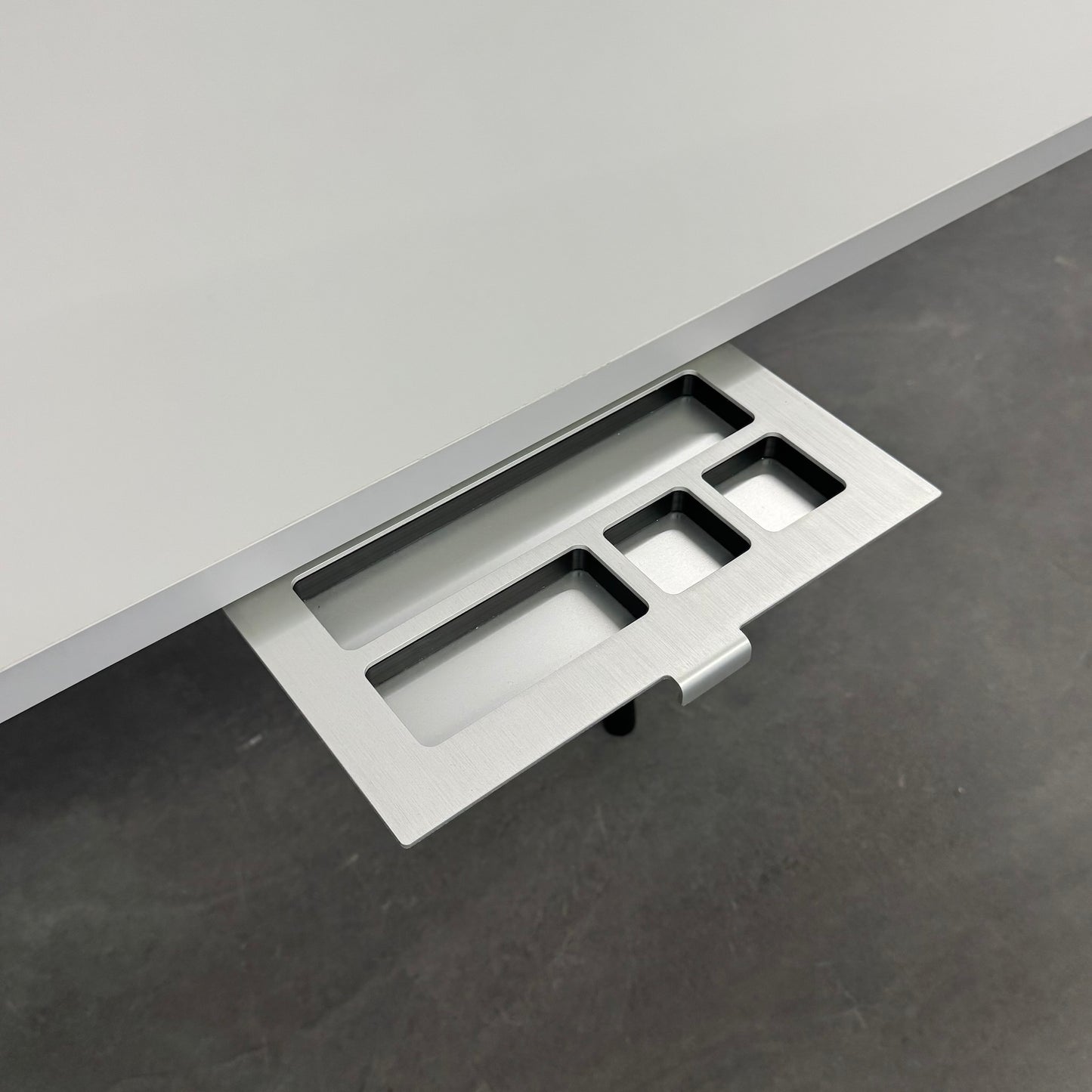 Office Line BigFour Sitzungstisch Detailfoto Materialschale