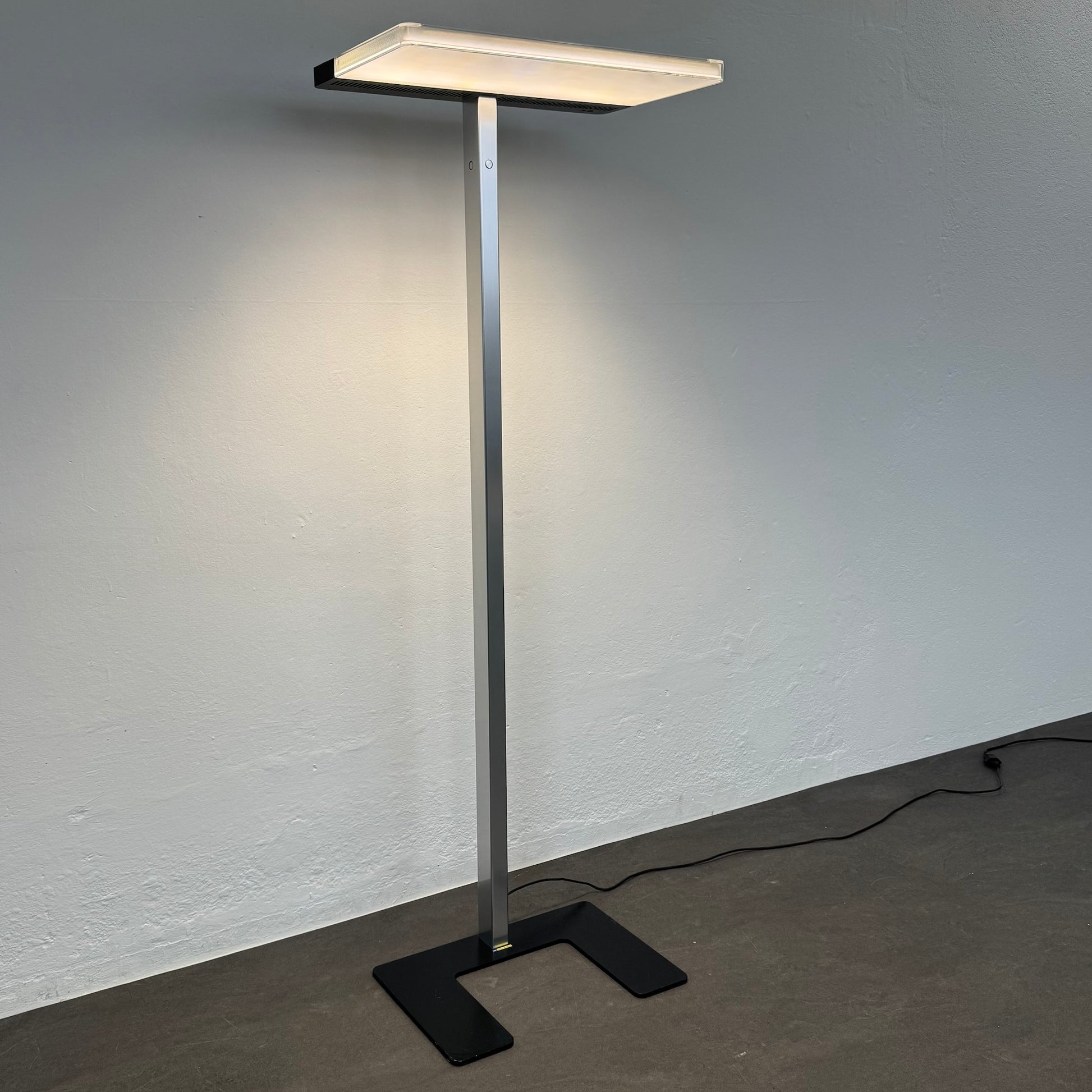Zumtobel Basic LED Stehleuchte mit  LED Leuchtmittel
