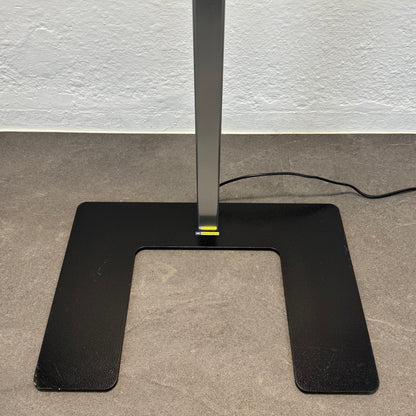 Zumtobel Basic LED Stehleuchte Detailfoto Sockel
