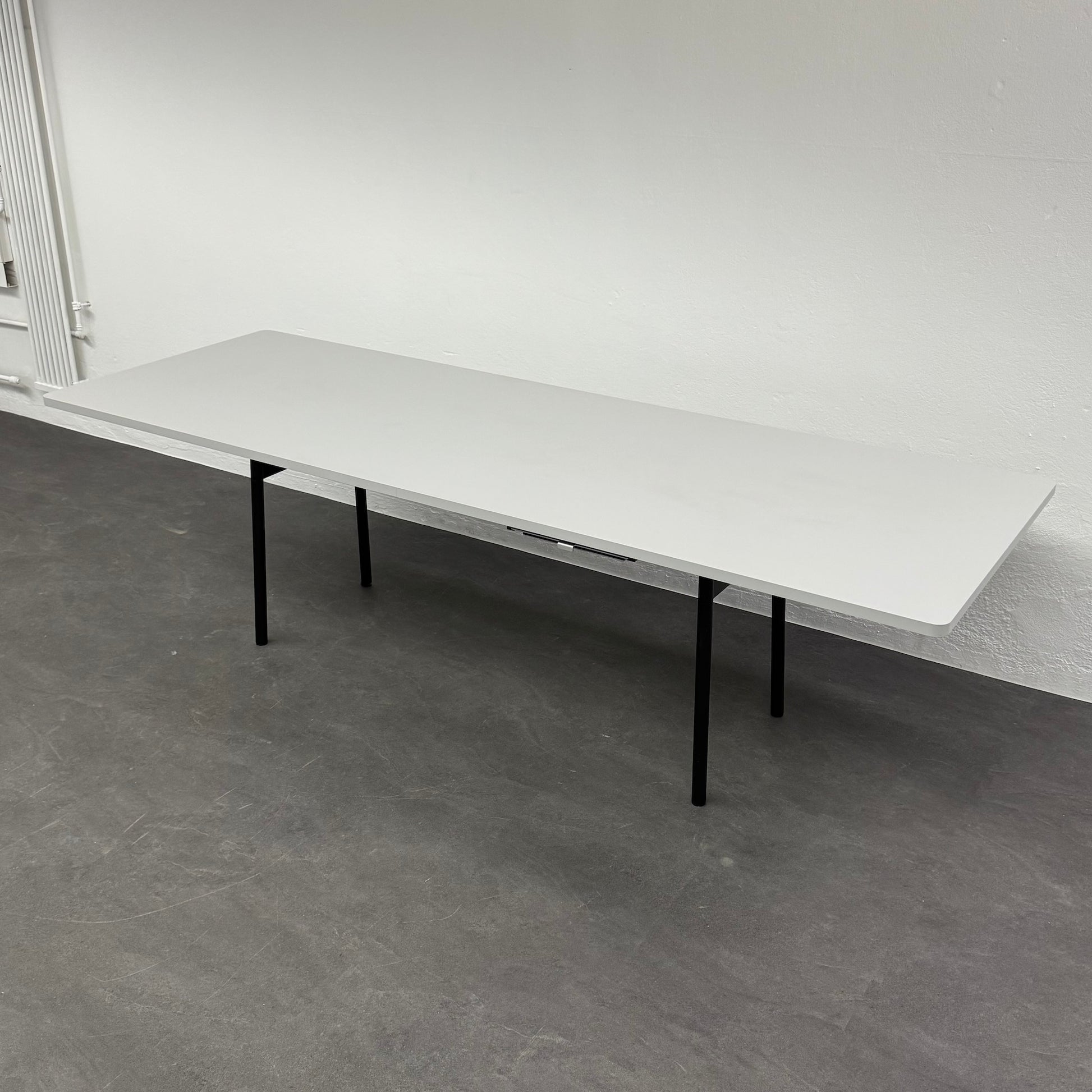Office Line BigFour Sitzungstisch mit schwarzem Gestell - 6038804