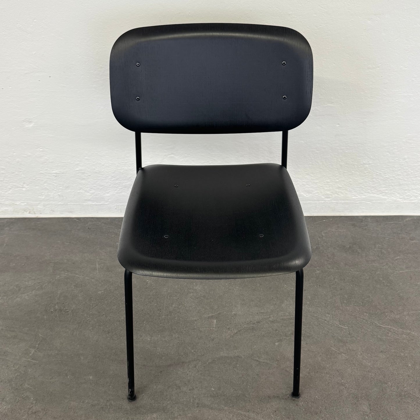 Hay Soft Edge 40 Stuhl mit Holzschale schwarz lackiert