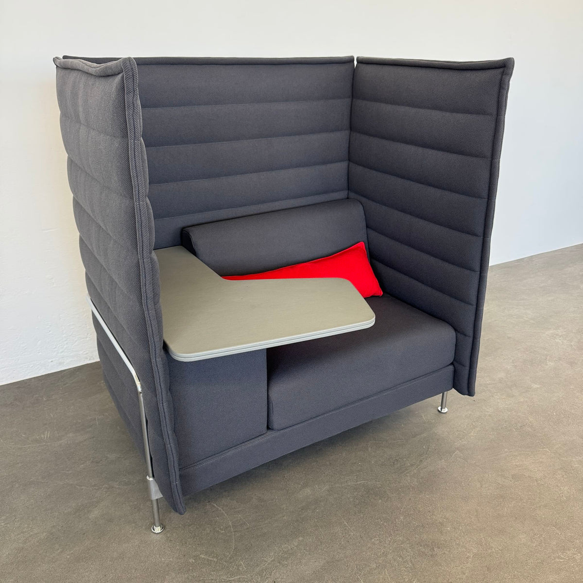 Vitra Alcove Work mit rotem und anthratitem Kissen - 6038819