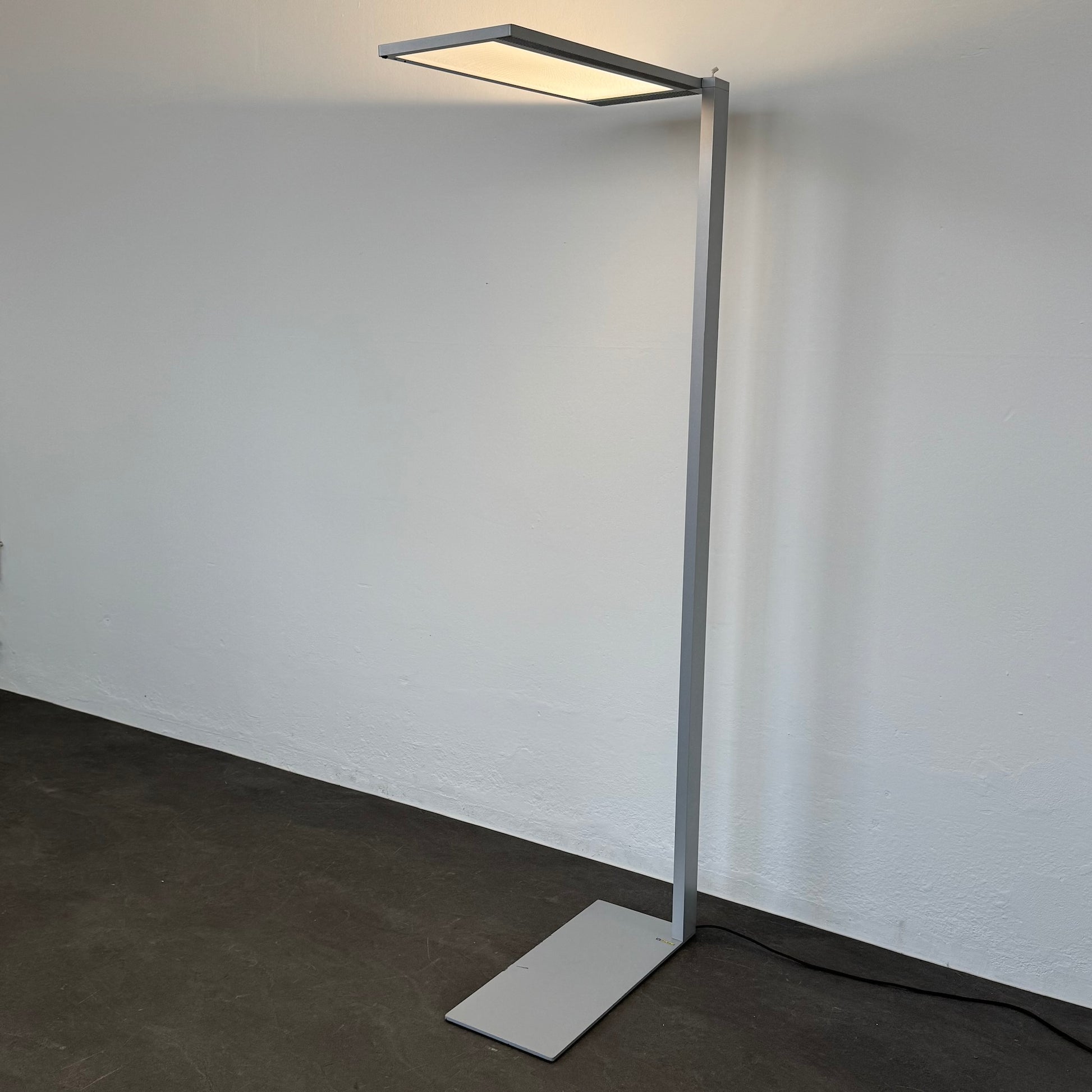 Regent Lightpad LED Stehleuchte von der Seite - 6038854