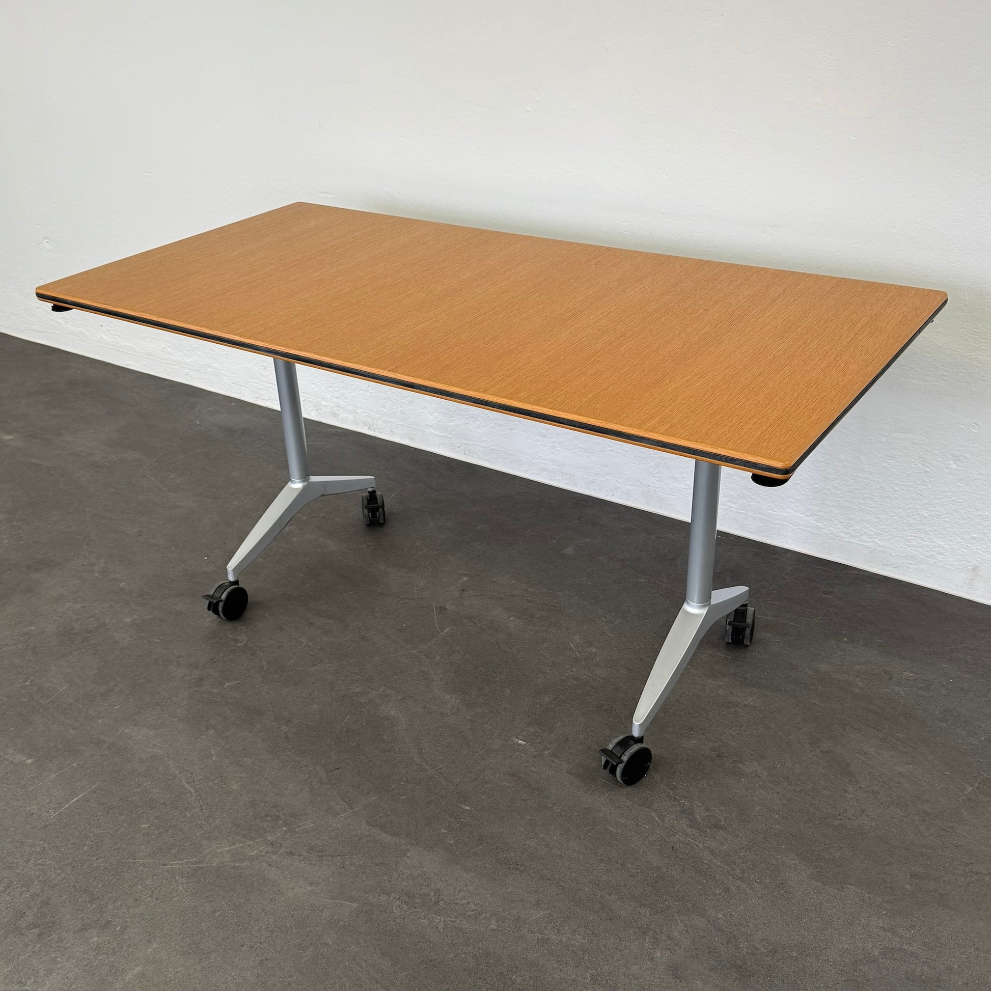 Wilkhahn Timetable Klapp-Konferenztisch mit Gummi Umrandung - 6038875