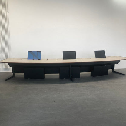 Zurbuchen Bording Room Table mit Tischplatte aus MDF in Fenix Creme - 6038902