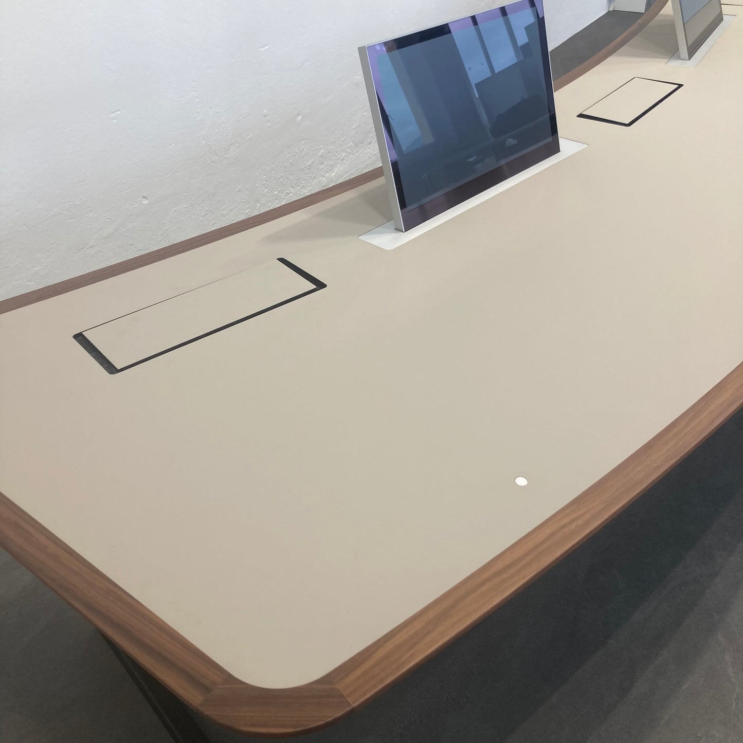 Zurbuchen Bording Table seitliche Ansicht - 6038902