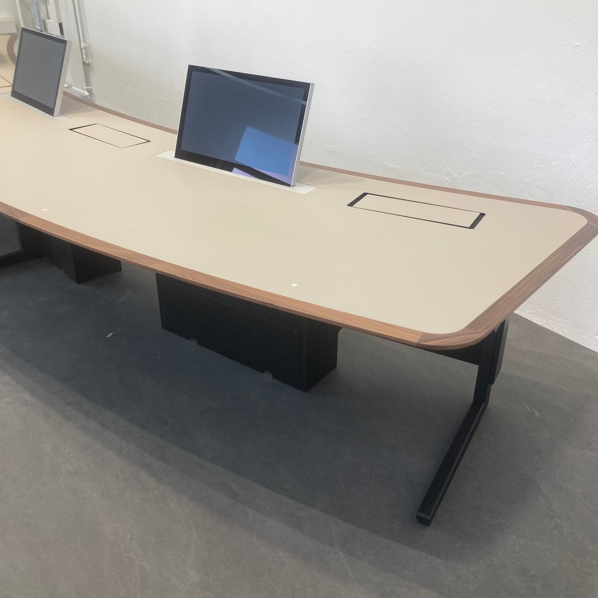 Zurbuchen Bording Table Ansicht von rechts - 6038902