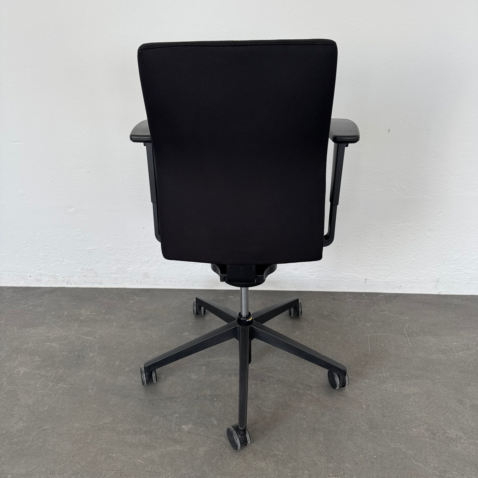 Züco Cubo Bürodrehstuhl Ansicht von hinten - 6038907