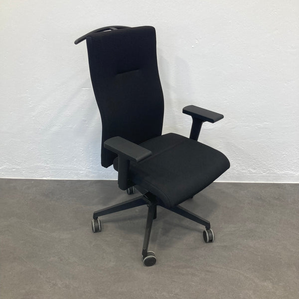Züco Cubo Bürodrehstuhl schwarz mit Armlehnen + Kleiderbügel
