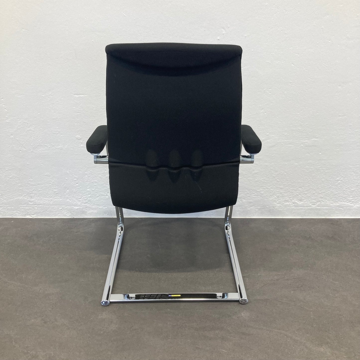 Girsberger Trilax Freischwinger Ansich von hinten - 6038911