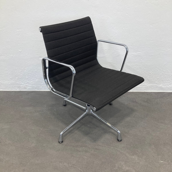 Vitra Eames Alu Chair EA108 Hopsak Dunkelbraun