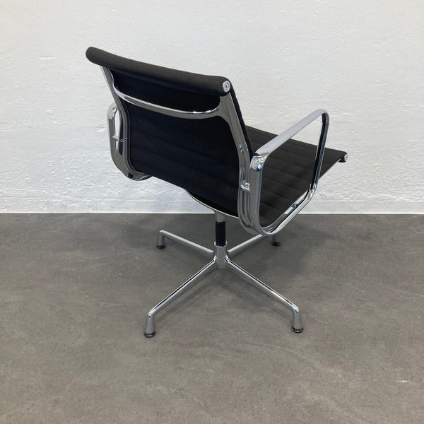 Vitra Eames Alu Chair EA108 Hopsak Dunkelbraun