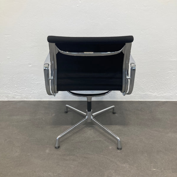 Vitra Eames Alu Chair EA108 Hopsak Schwarz