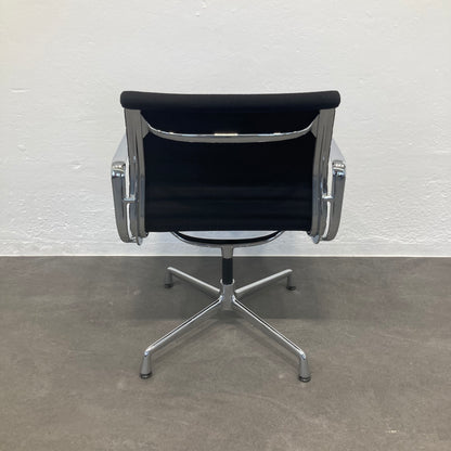 Vitra Eames Alu Chair EA108 Hopsakbezug Ansicht von hinten - 6038913