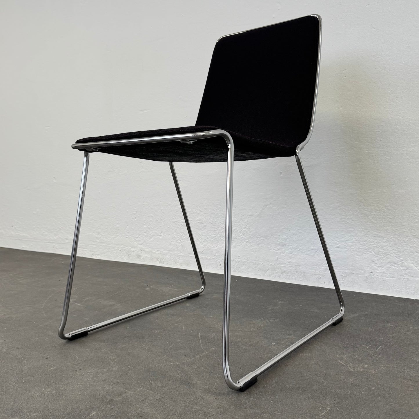 Johanson Design Speed Kufenstuhl seitliche Ansicht von rechts unten - 6038925