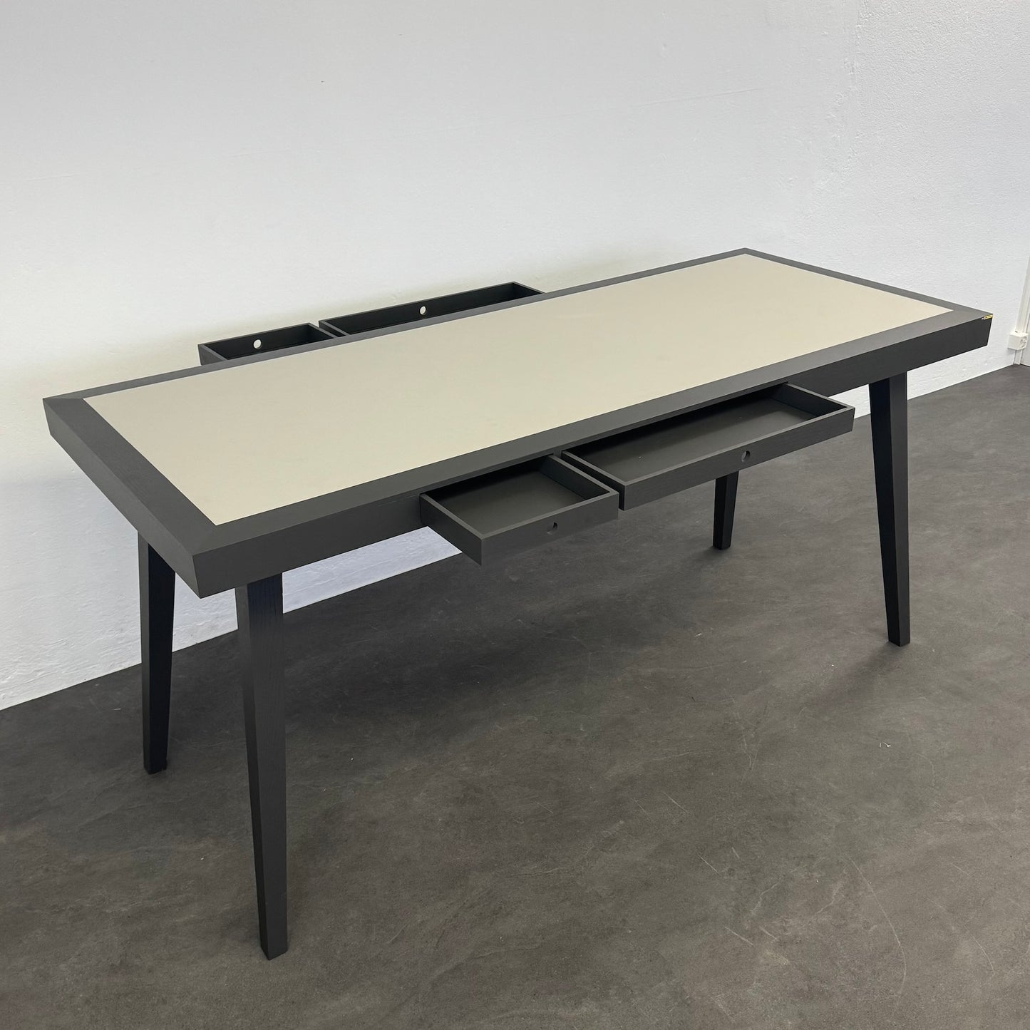 Westwing Tova Stehbartisch mit allen Schubladen offen - 6038927