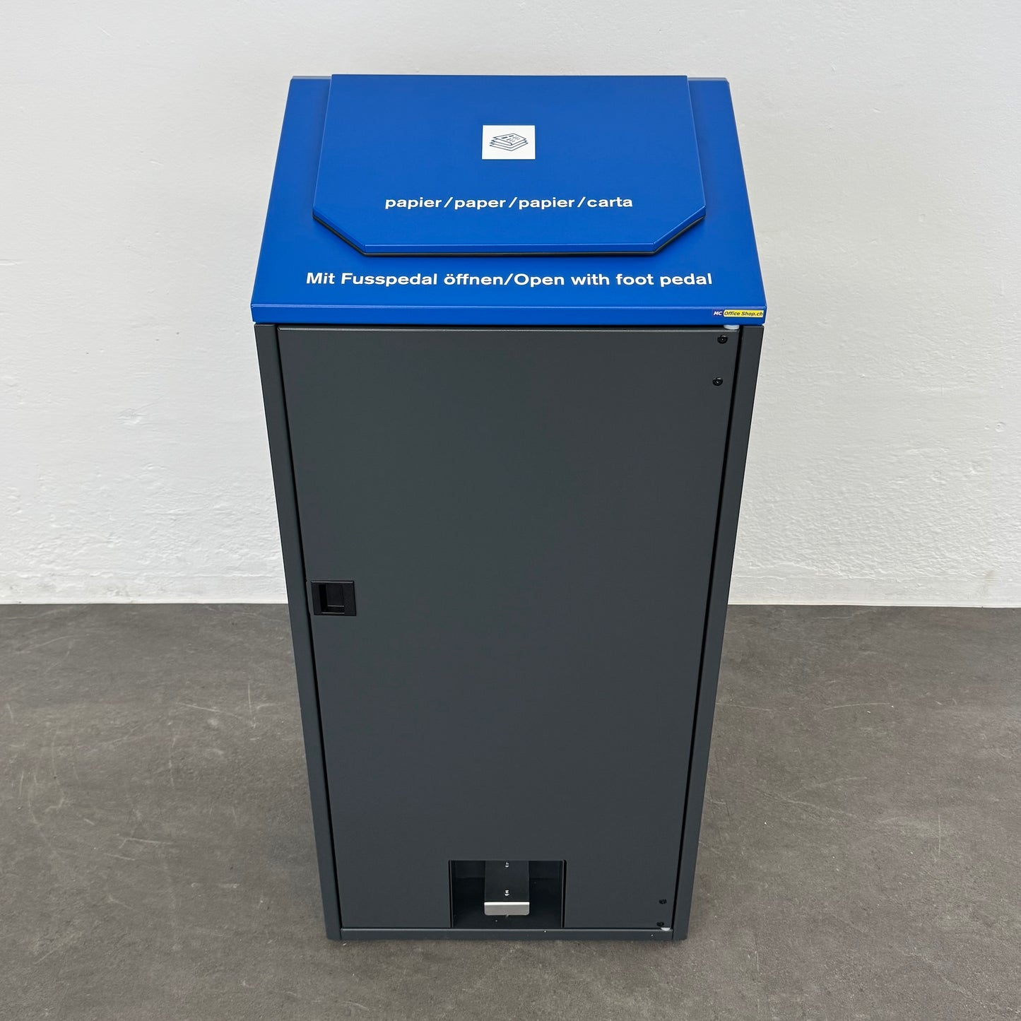Office Tool Footman Sammelbehälter für Papier aus Metall in Anthrazit mit blauem Oberteil - 6038943