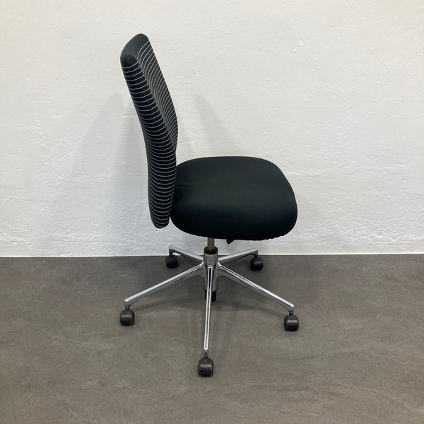 Vitra T-Chair Bürodrehstuhl Schwarz-Weiss