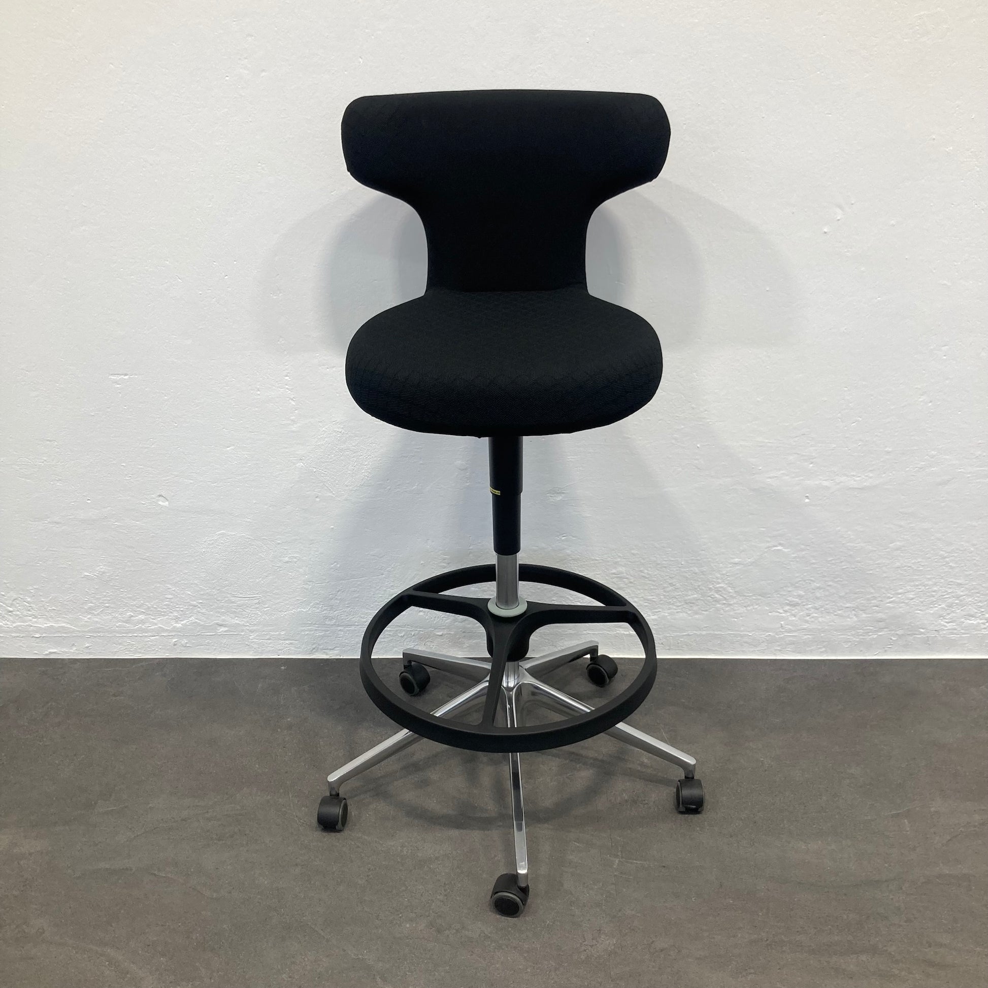 Vitra Pivot High Stool Stoffbezug Schwarz