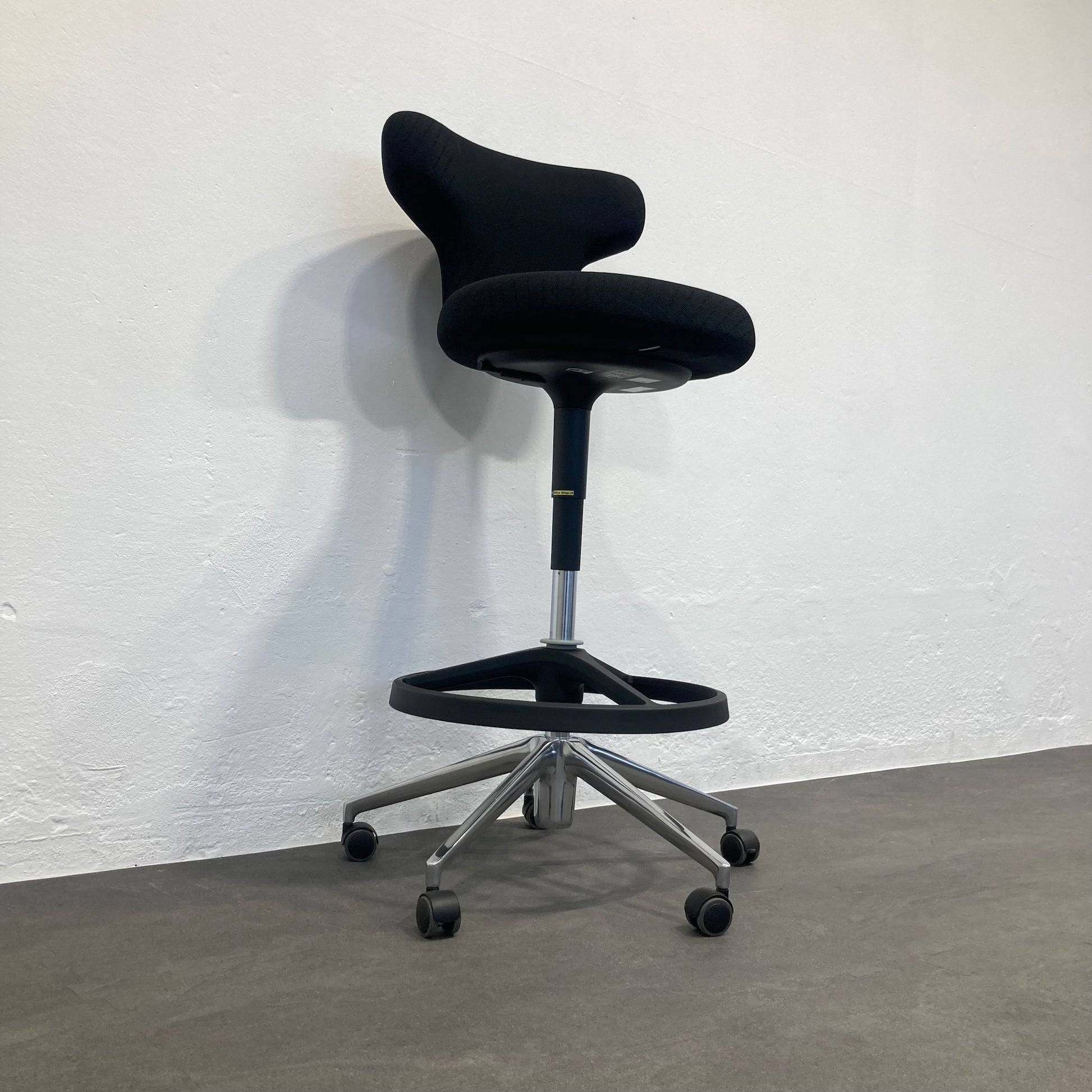 Vitra ID Trim Counter Drehstuhl Ansicht Mechanik von links