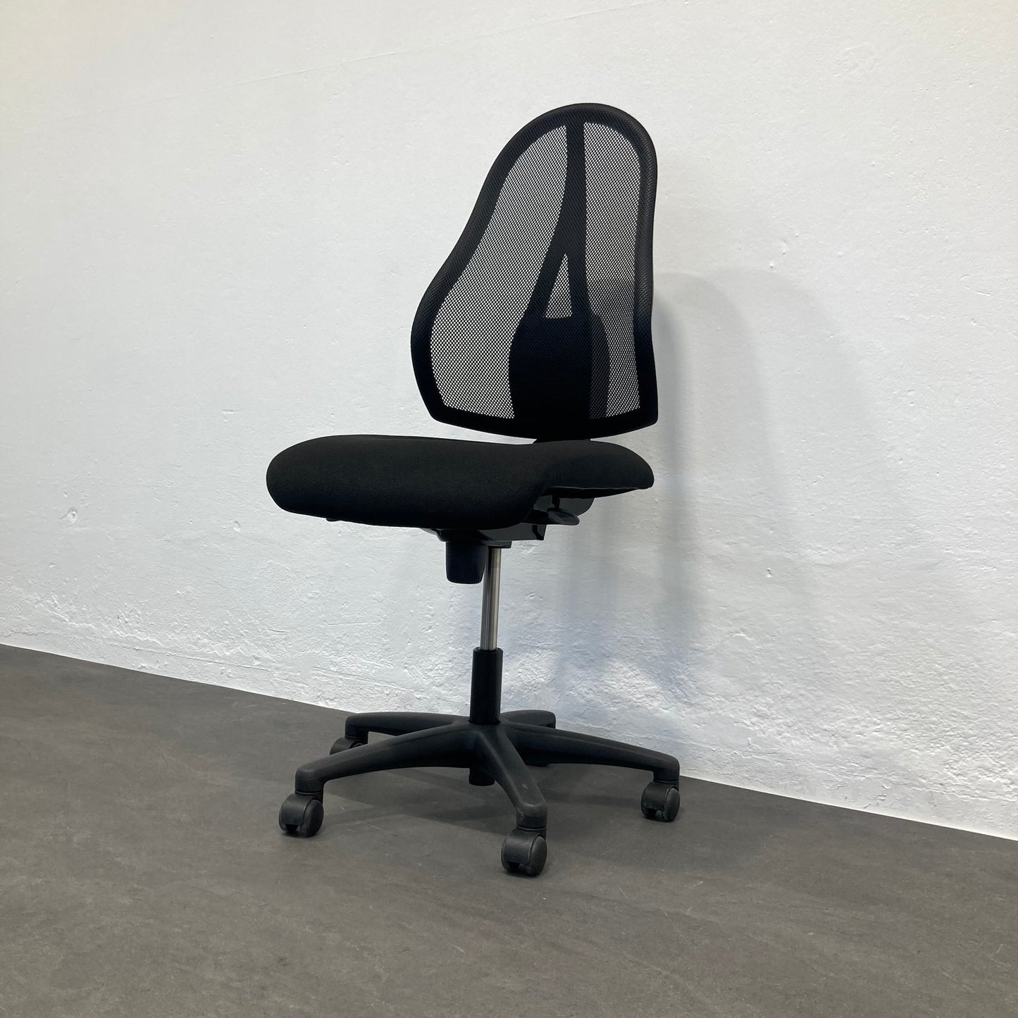 Topstar OPEN Point Bürodrehstuhl seitliche Ansicht von unten rechts - 6038952
