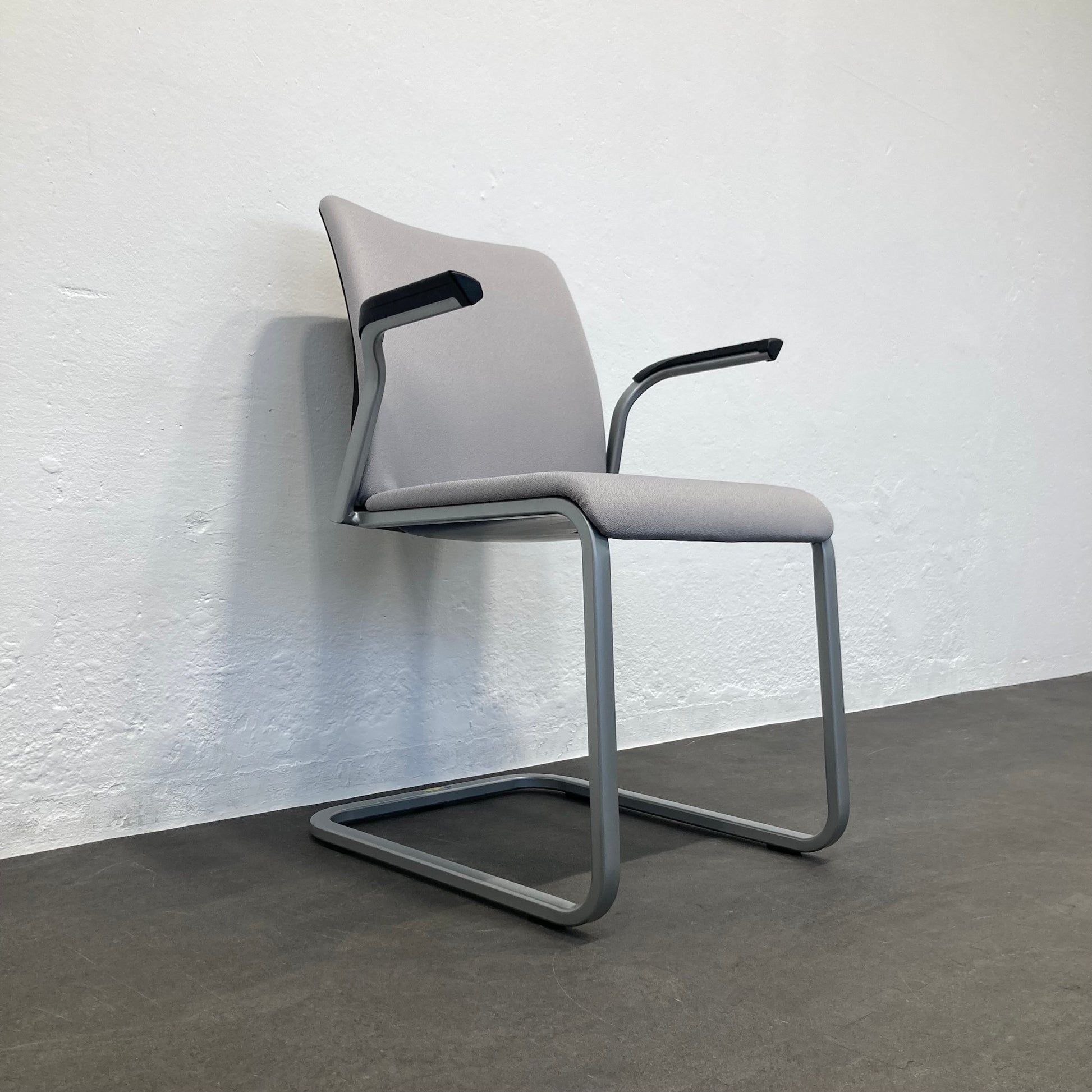 Steelcase Northside Freischwinger Ansicht von unten links - 6038960