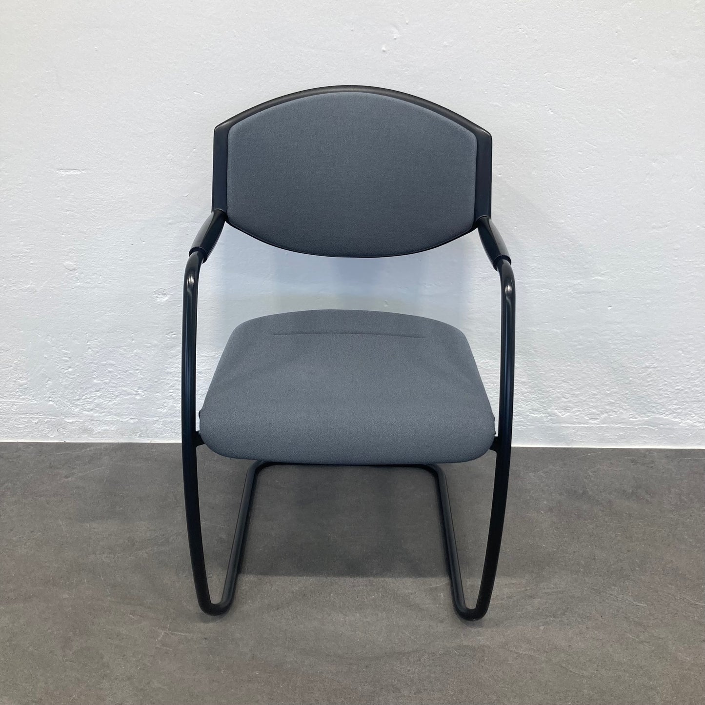 Giroflex G16 Freischwinger Stoffbezug anthrazit - 6038961