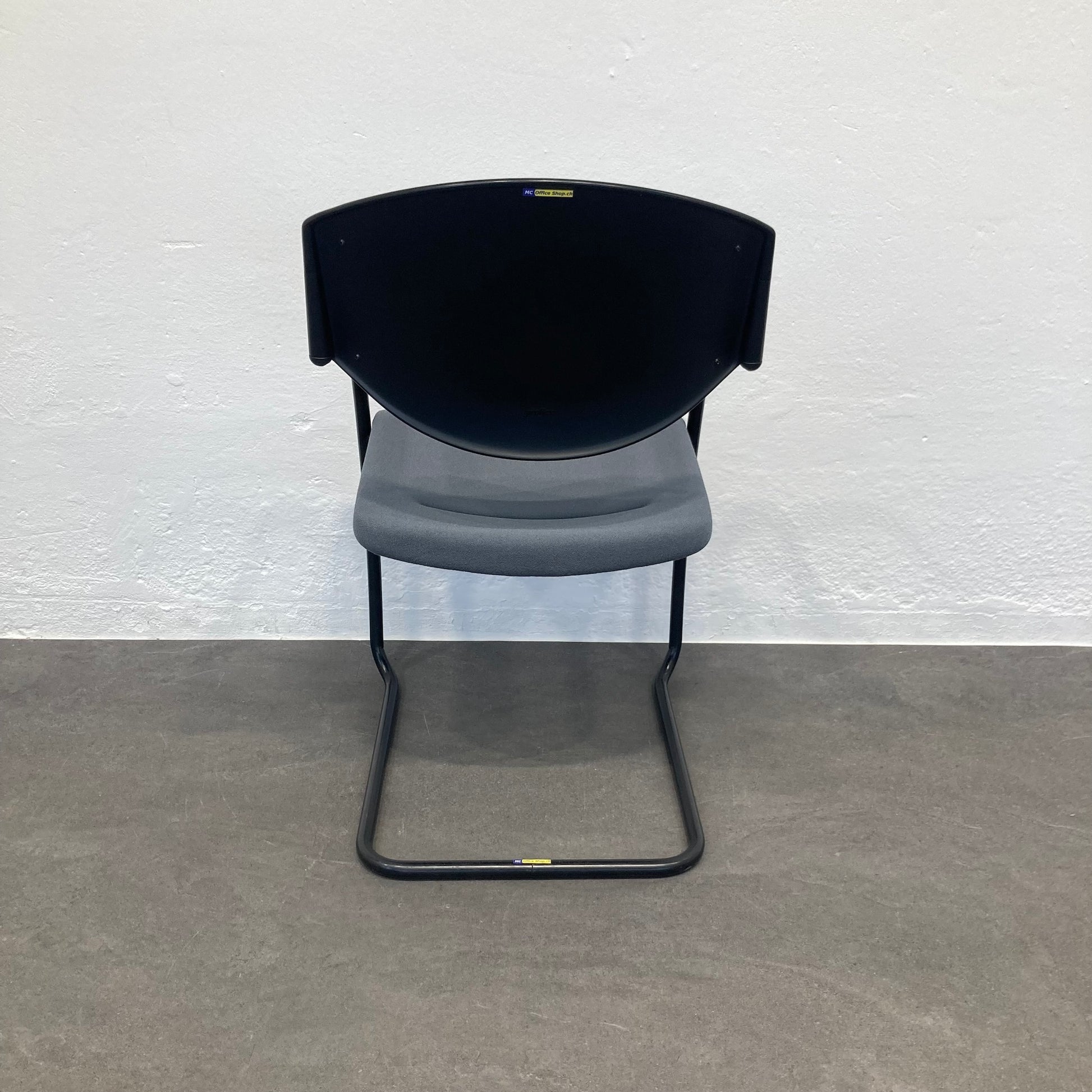 Giroflex G16 Freischwinger Ansicht von hinten - 6038961