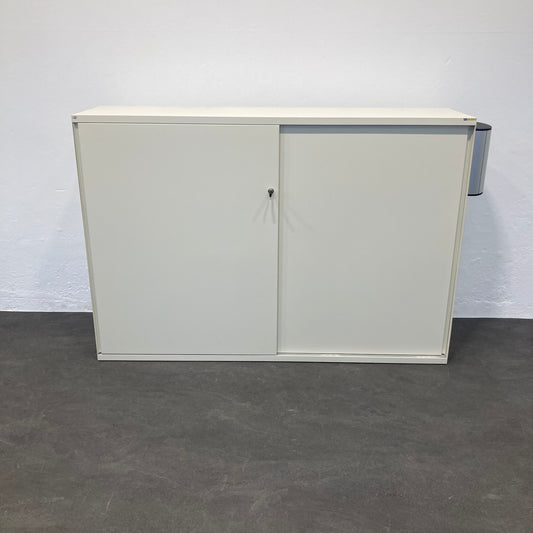 Lista Office One Schiebetür-Aktenschrank aus Metall in Perlweiss - 6038988