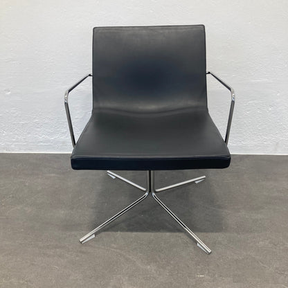 Offecct by Flokk Bond Armlehndrehstuhl aus Leder Schwarz - 6038991
