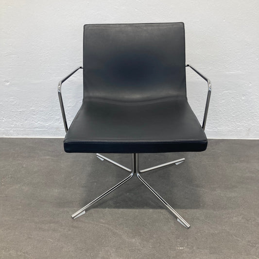 Offecct by Flokk Bond Armlehndrehstuhl aus Leder Schwarz - 6038991