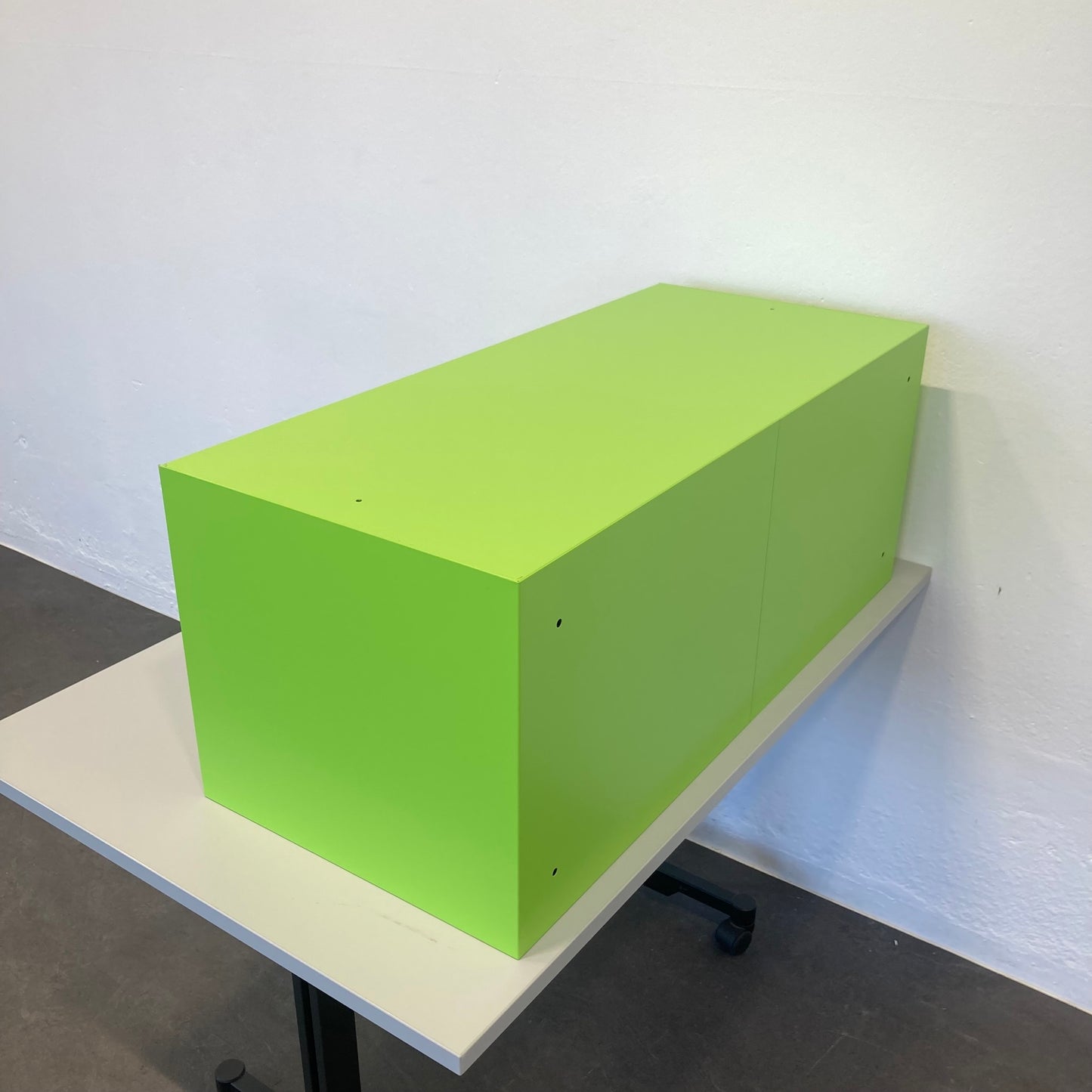 Lista Office LO Locker Hellgrün Ansicht von hinten - 6039014