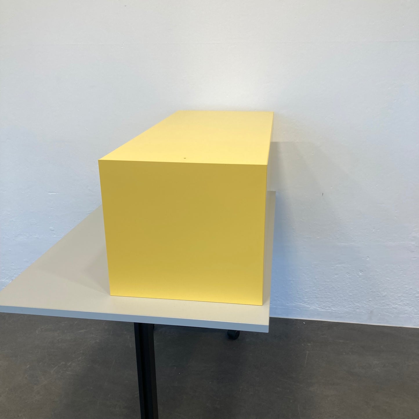 Lista Office LO Locker Hellgelb seitliche Ansicht - 6039020
