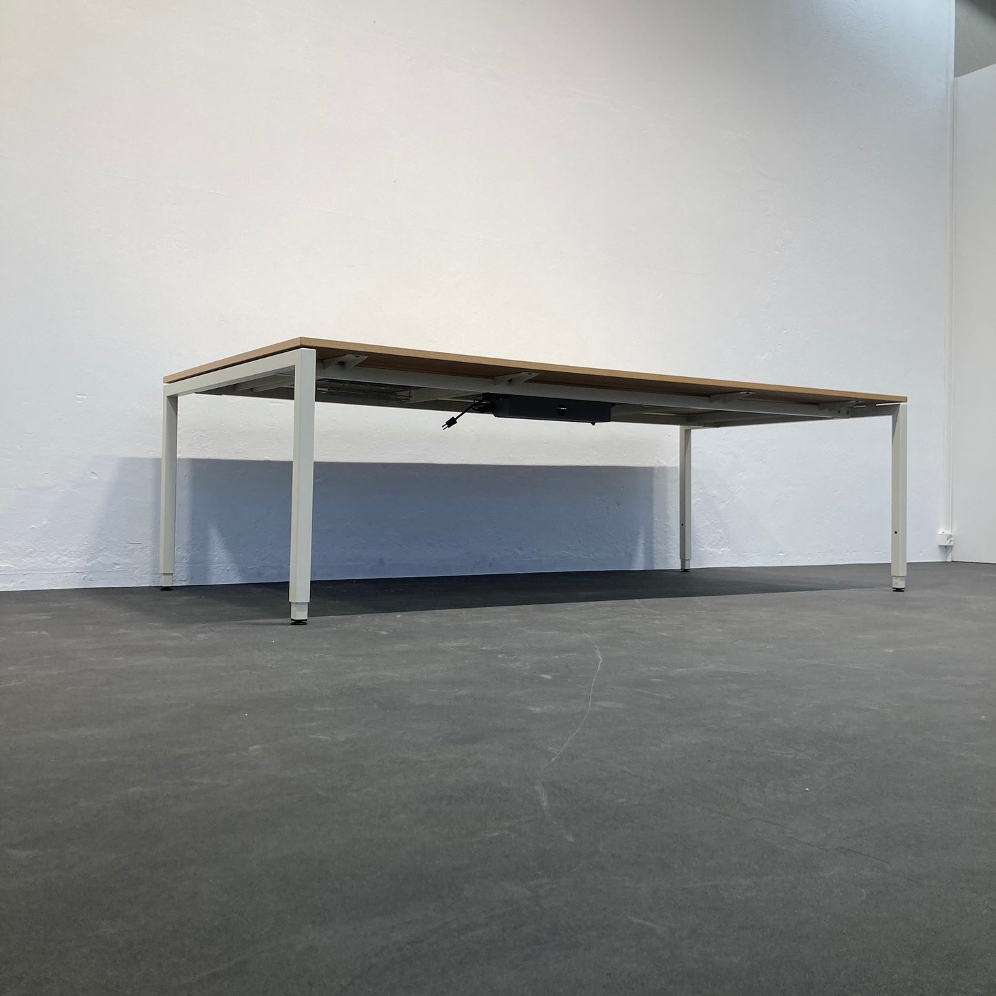 Lista Office LO Motion Sitzungstisch Ansicht von unten rechts - 6039037