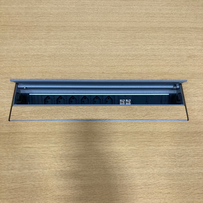 Lista Office LO Motion Sitzungstisch Detailfoto Kabelklappe offen - 6039037