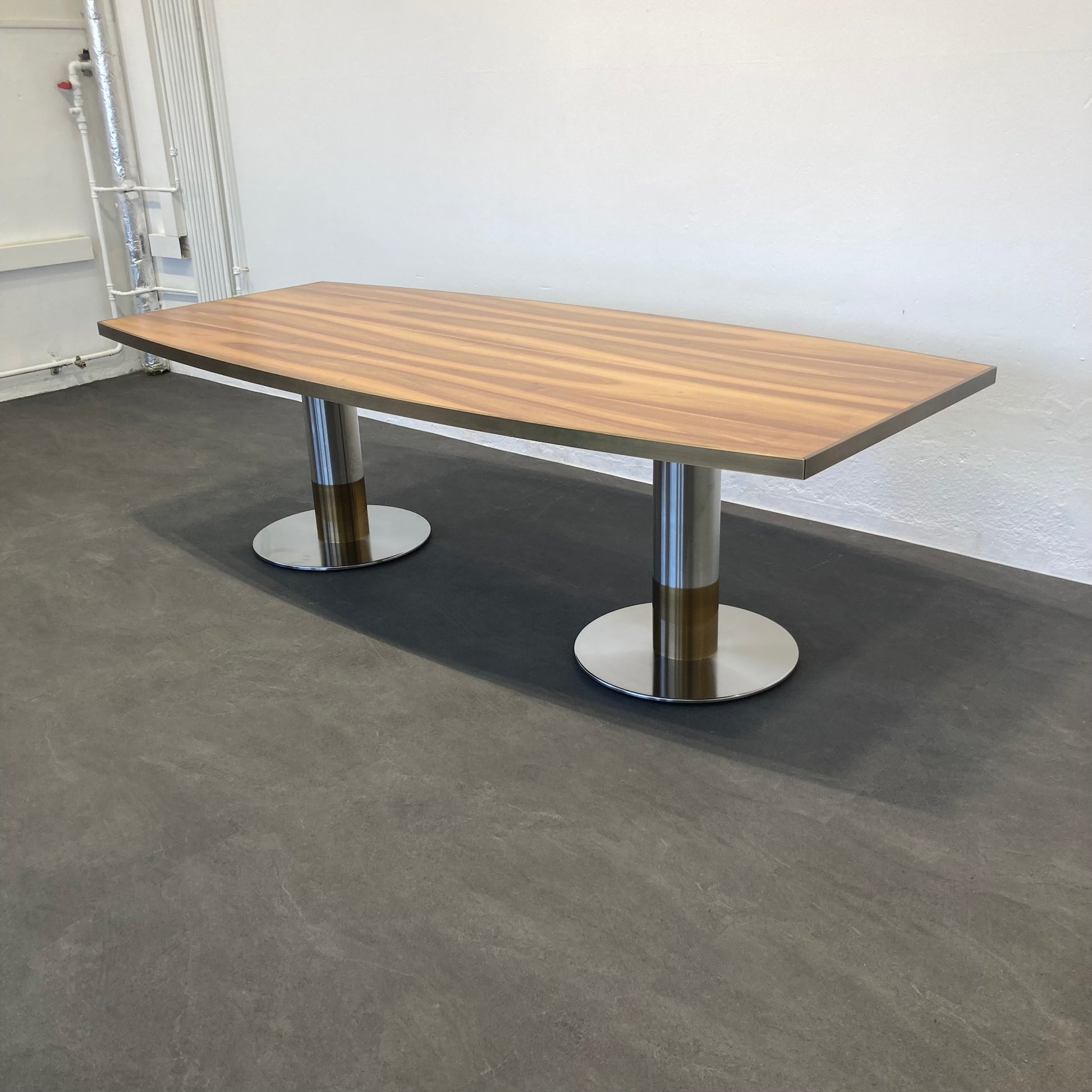 Wilkhahn Exclusiv Sitzungstisch 2500x1150mm mit Metallkante seitliche Ansicht - 6039852