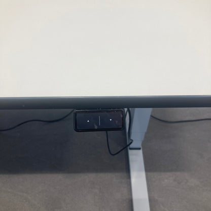 Level Pure Sitz-Steh Schreibtisch Detailfoto Steuerelement - 6039853
