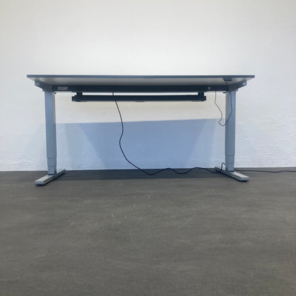 Level Pure Sitz-Steh Schreibtisch von unten frontal - 6039853