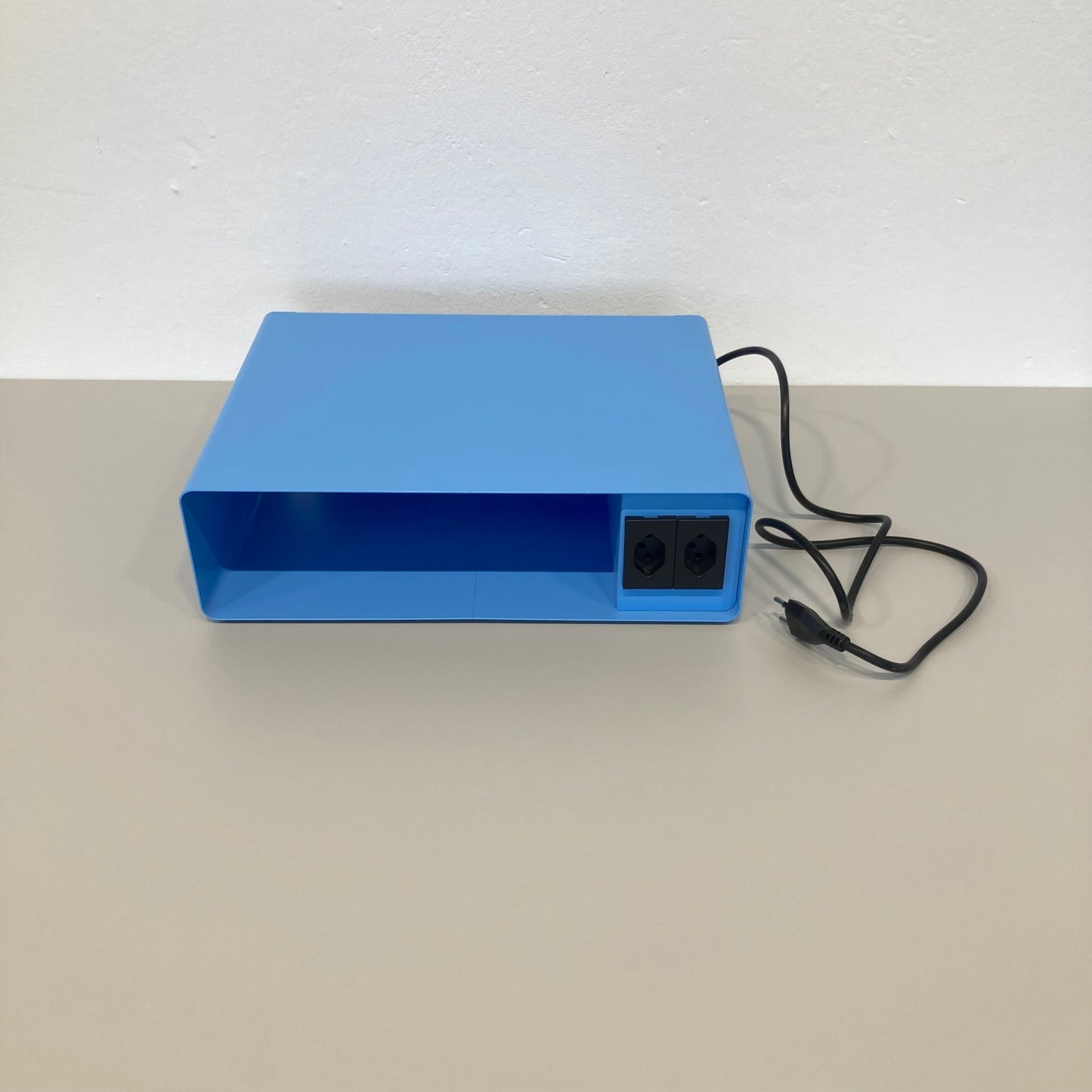 Lista Office Plug Ablagefach Hellblau - mit 2 Steckern - 6039890