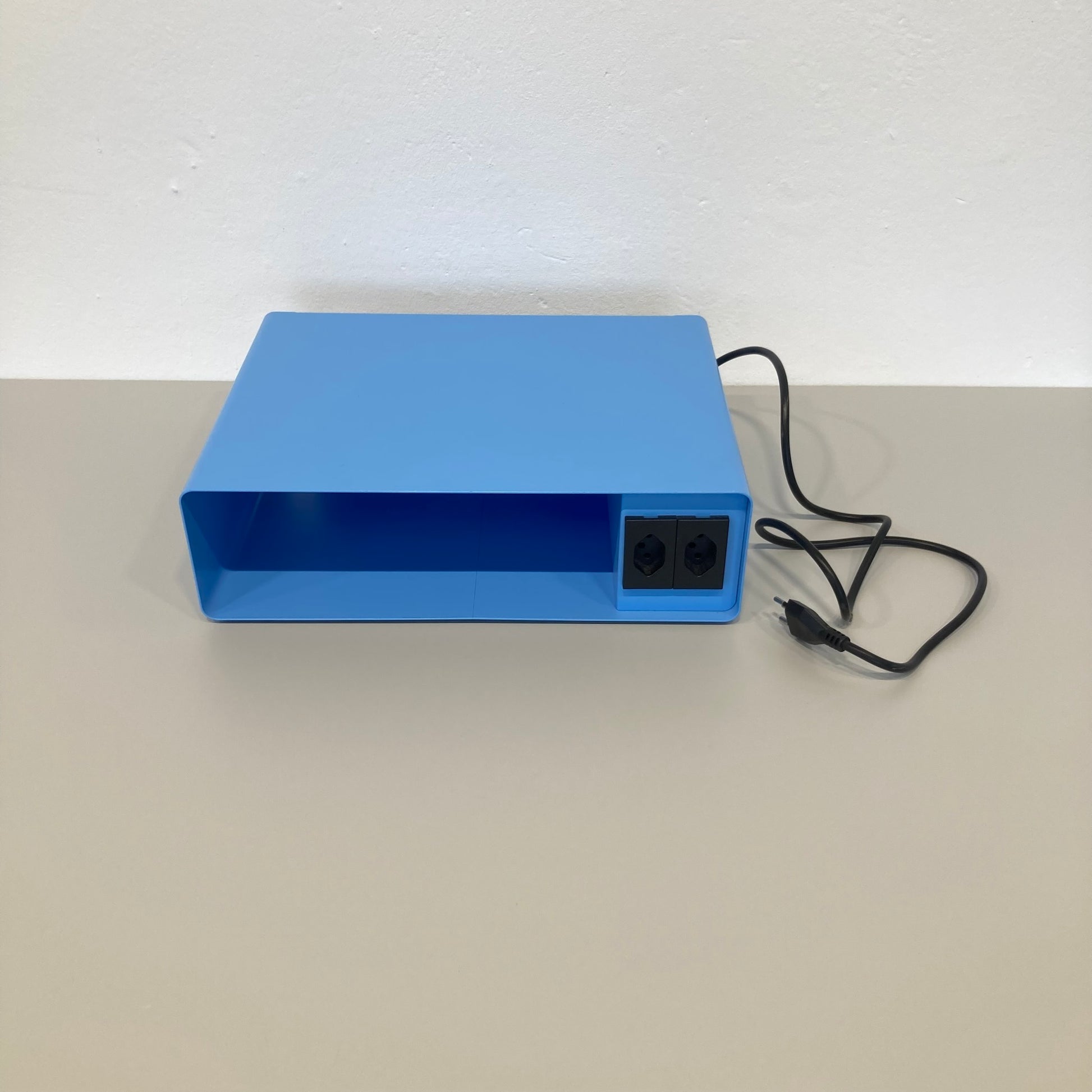 Lista Office Plug Ablagefach Hellblau - mit 2 Steckern - 6039890