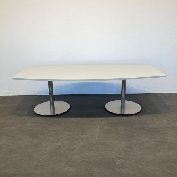 Hund Büromöbel Varicon Besprechungstisch Bootsförmig